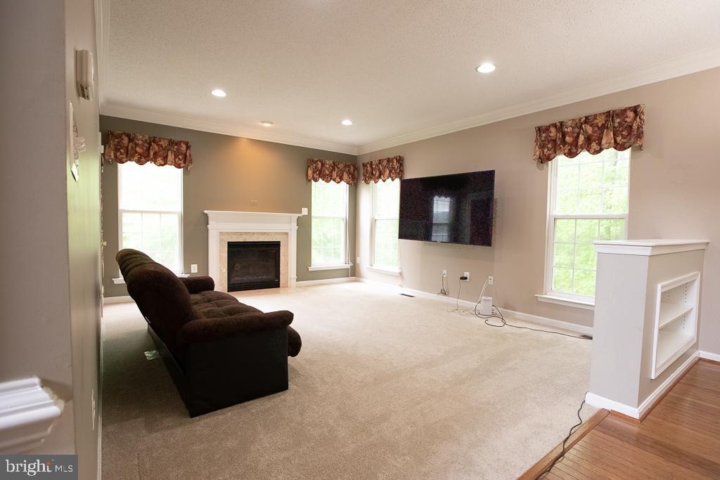 JAMESTOWNE - Residential