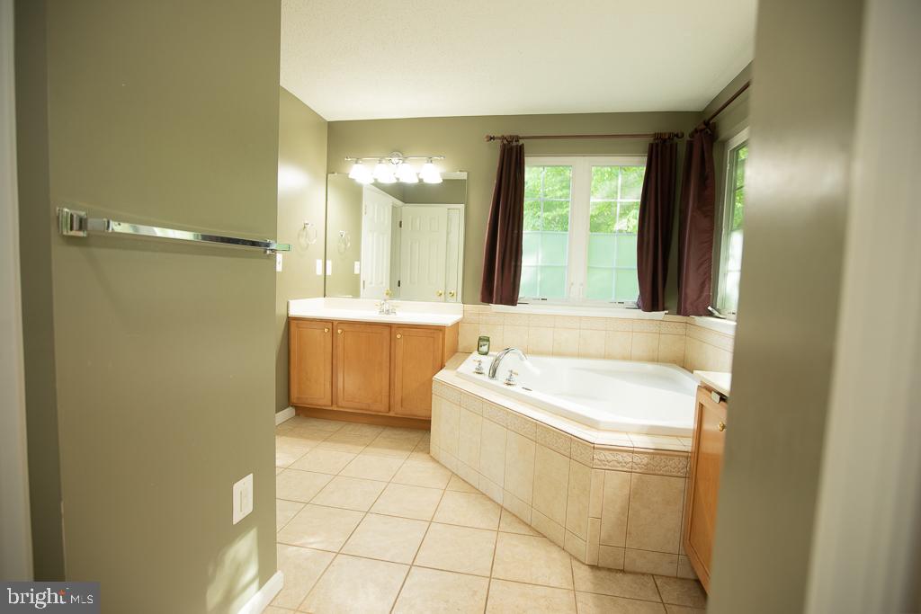 JAMESTOWNE - Residential