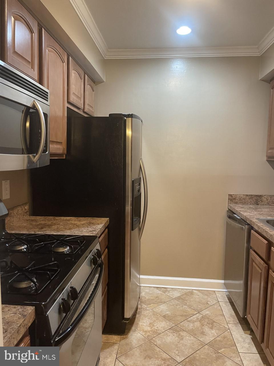 SUN VALLEY CONDOMINIUMS - Residential Lease