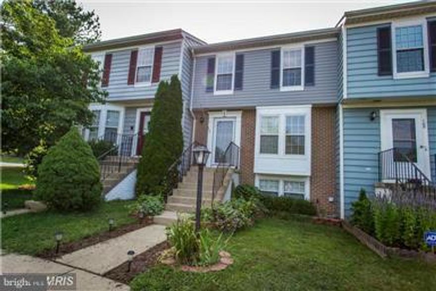 Remodeled 2014, Stainless appl, new cabinets, new hardwood floors,new carpet, new sliding glass door w int mini blinds, new wood on deck, new storm door, new granite counters w stainless sink, all new brushed nickel fixtures, new washer and dryer, new ceiling fan wi lights, new windows, new blinds.