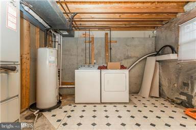 HAMPTON OAKS - Residential Lease