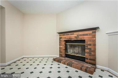 HAMPTON OAKS - Residential Lease