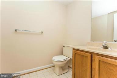 HAMPTON OAKS - Residential Lease