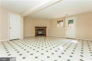 HAMPTON OAKS - Residential Lease