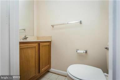 HAMPTON OAKS - Residential Lease