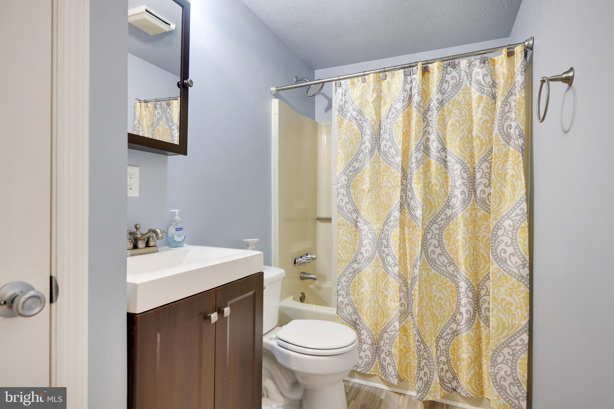 THORNHURST COUNTRY CLUB ES - Residential