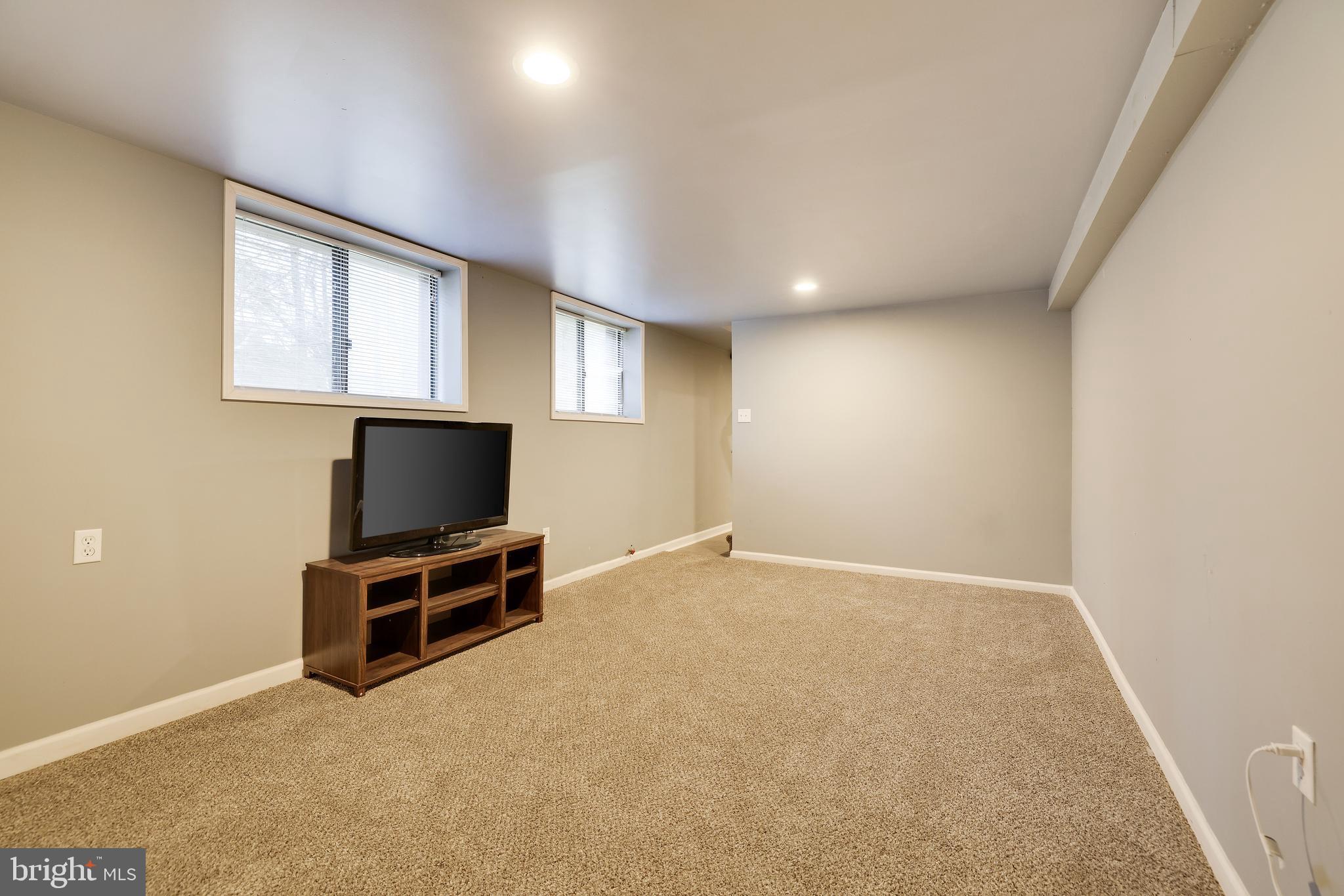 THORNHURST COUNTRY CLUB ES - Residential