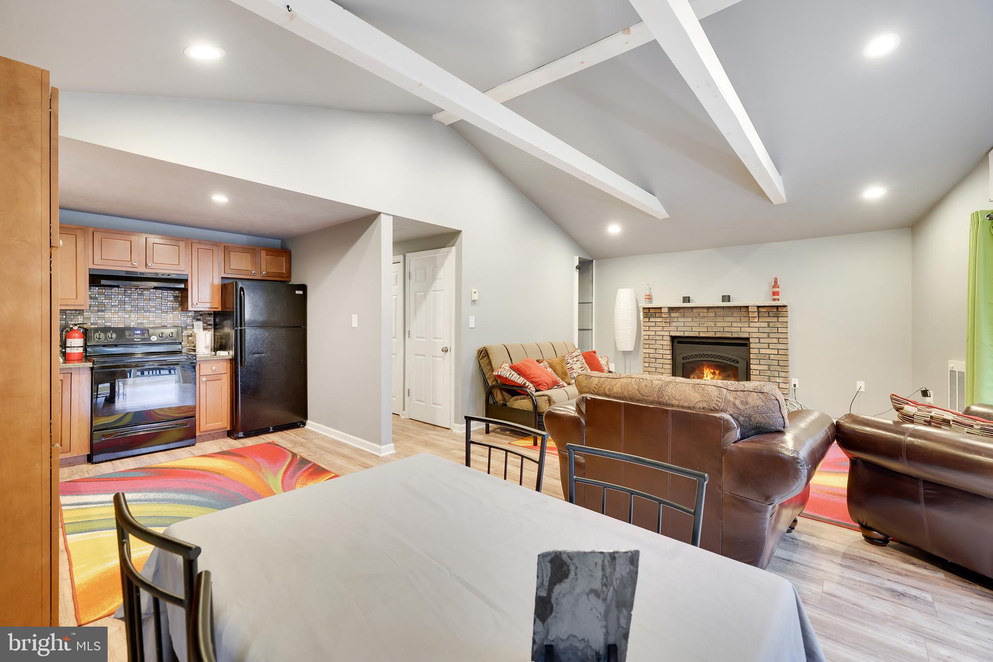 THORNHURST COUNTRY CLUB ES - Residential