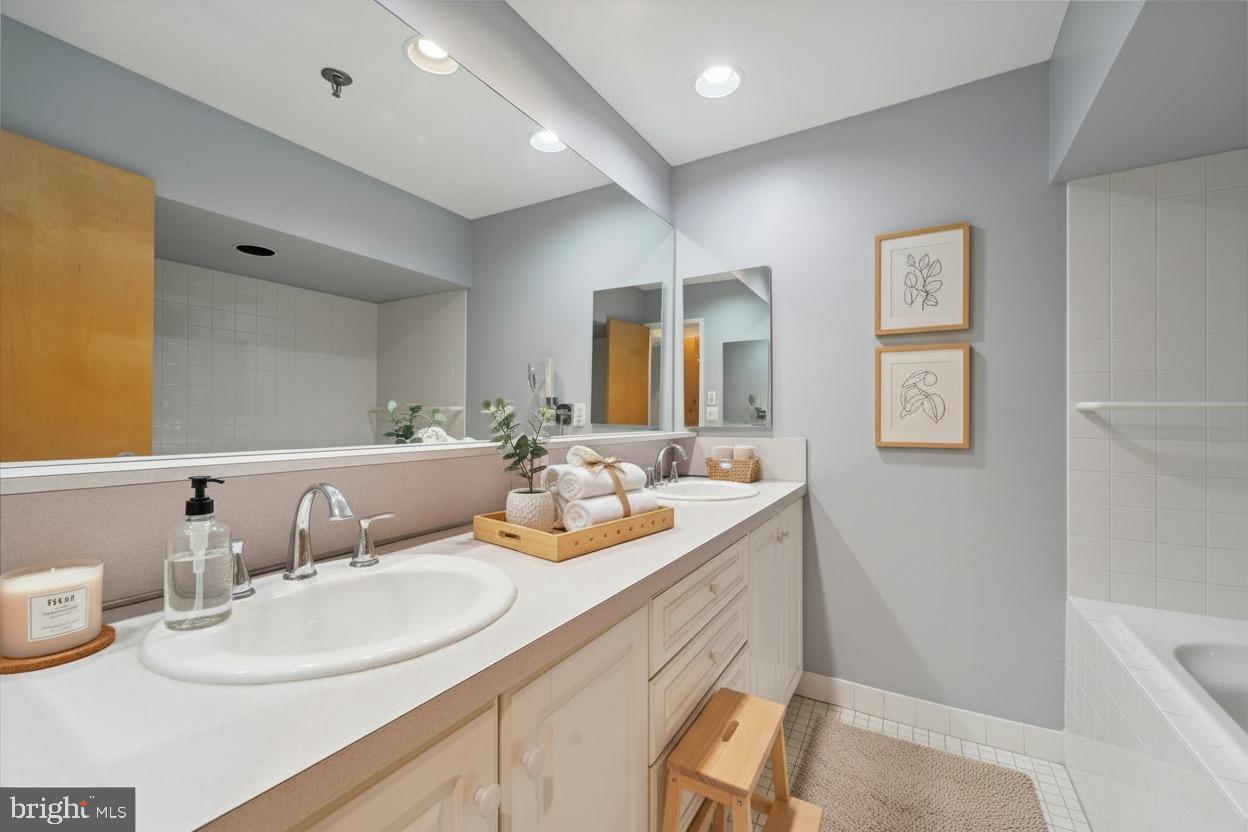 PENN'S LANDING - Residential