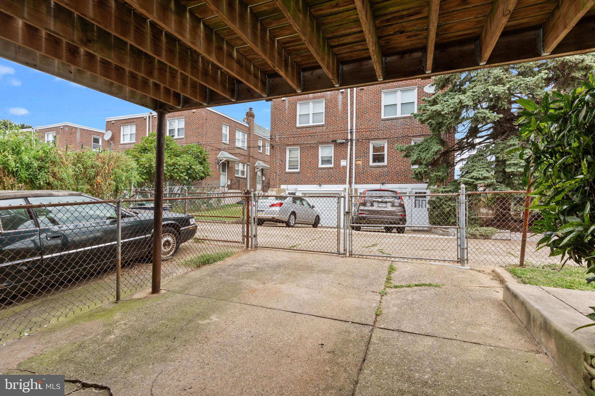 LEXINGTON PARK - Residential