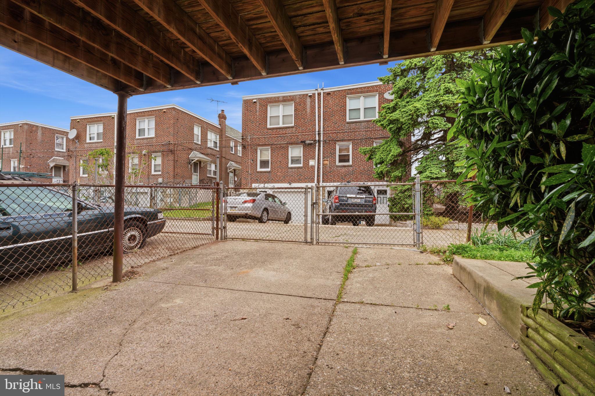 LEXINGTON PARK - Residential