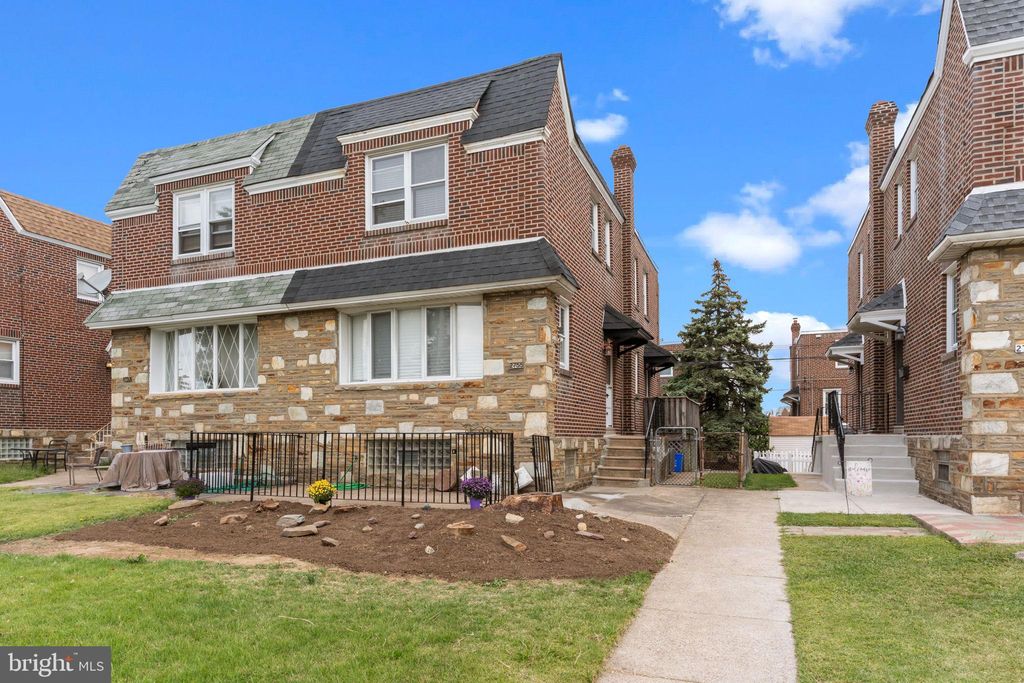 Photo of 2755 Rhawn Street, PHILADELPHIA, PA 19152 (MLS # PAPH2538014)