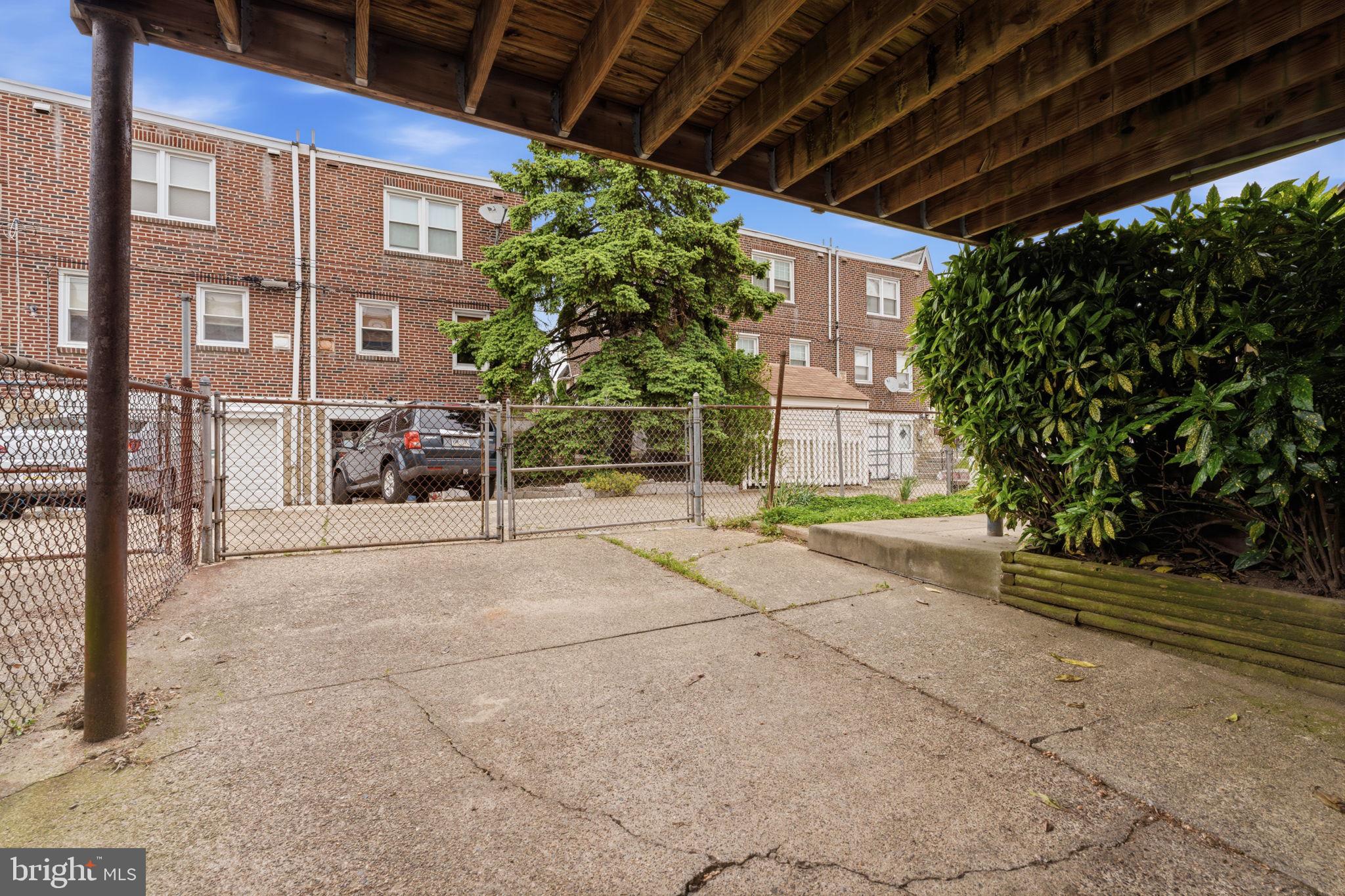 LEXINGTON PARK - Residential