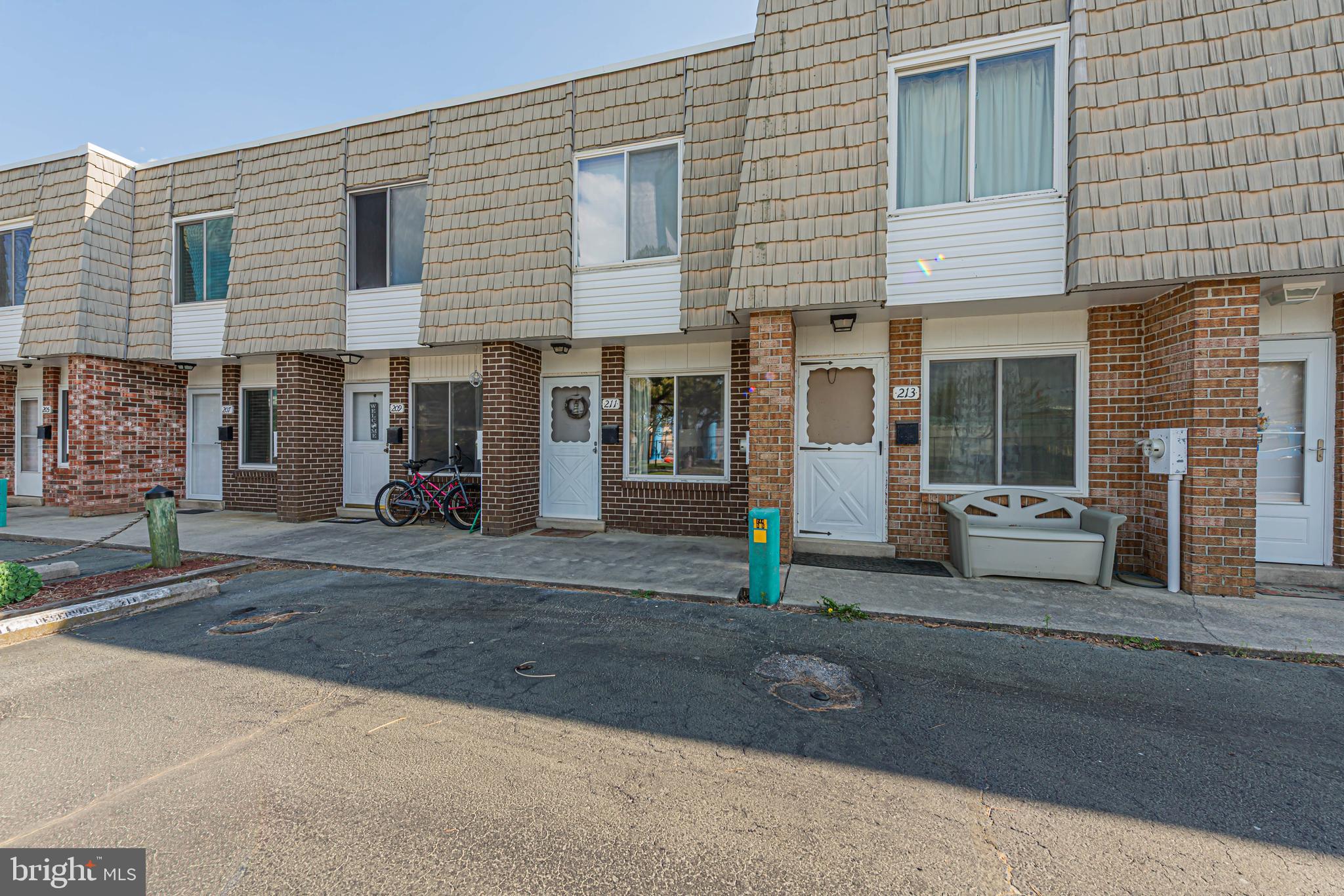 211 136TH STREET 211