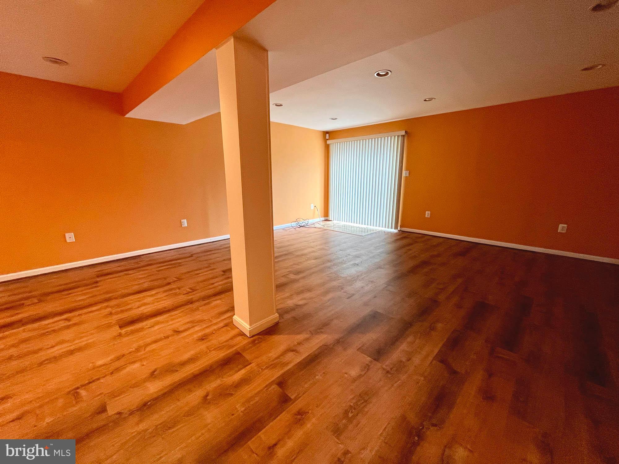 GLENVIEW - Residential