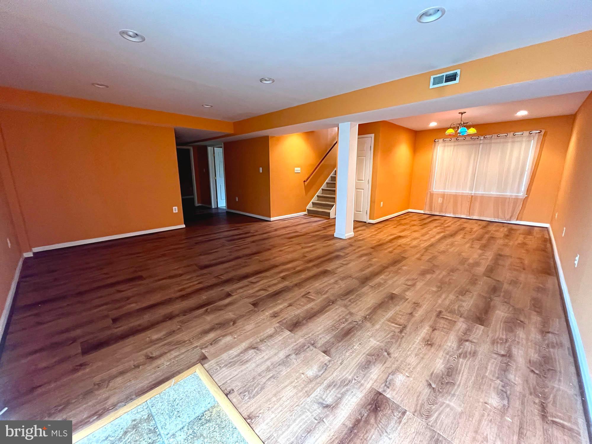 GLENVIEW - Residential