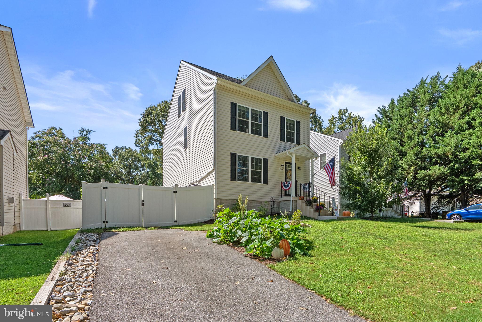 556 SUNSET KNOLL ROAD