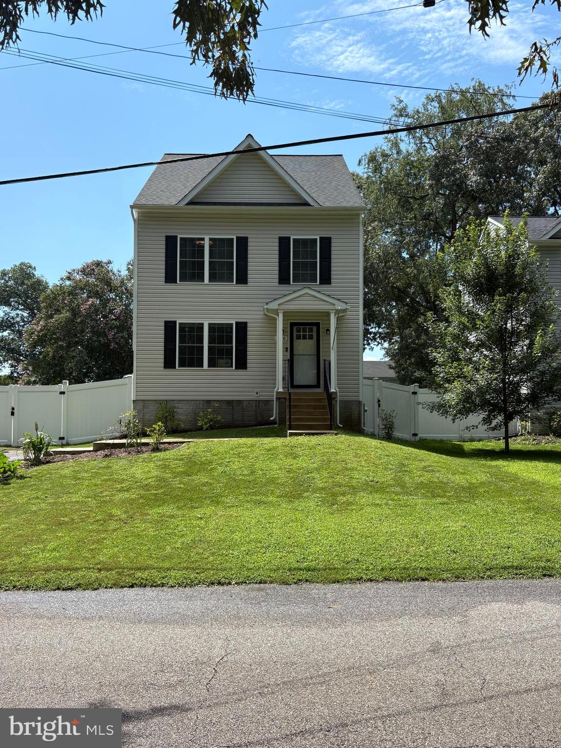 556 SUNSET KNOLL ROAD