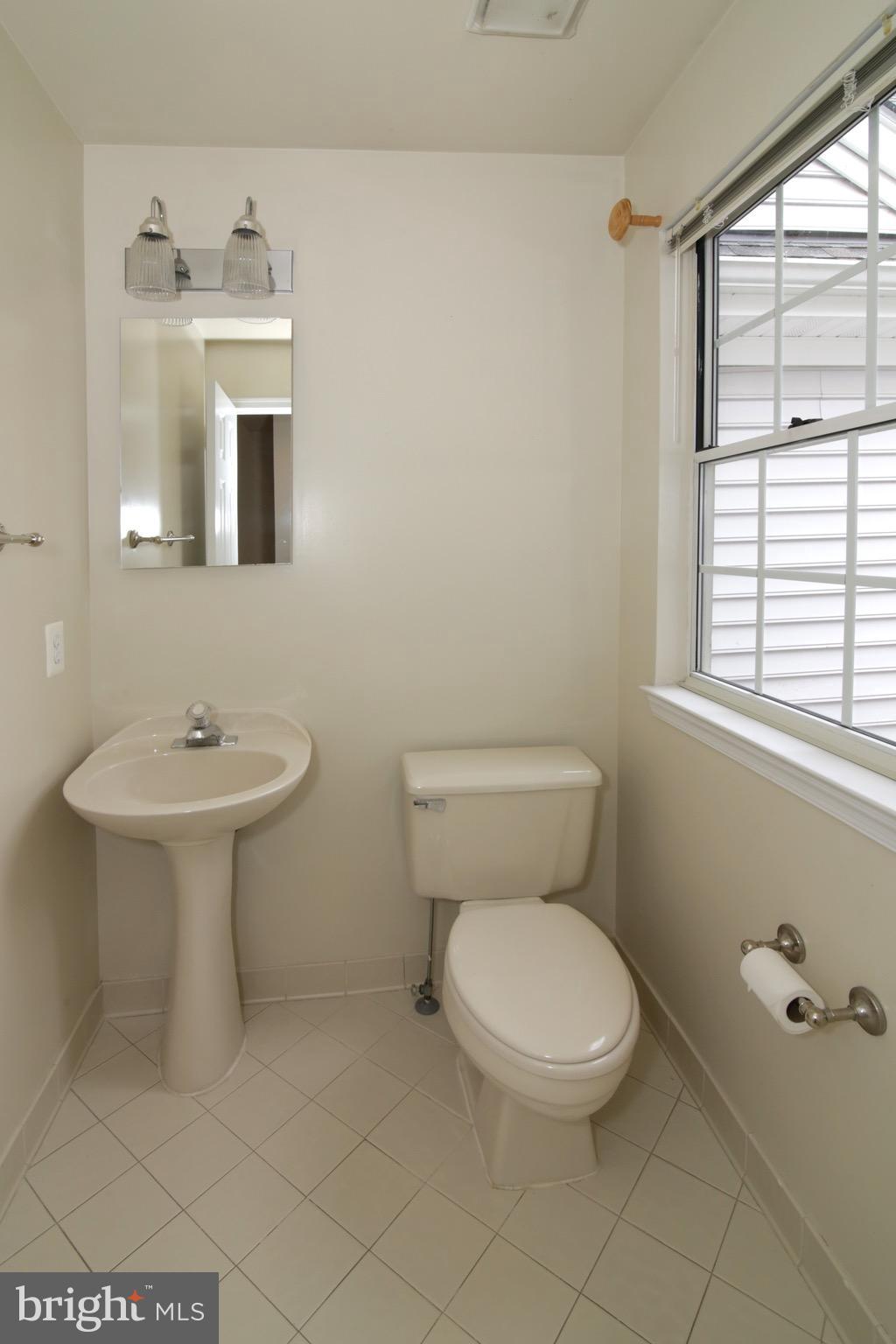 BARRINGTON POINTE CONDOS - Residential Lease