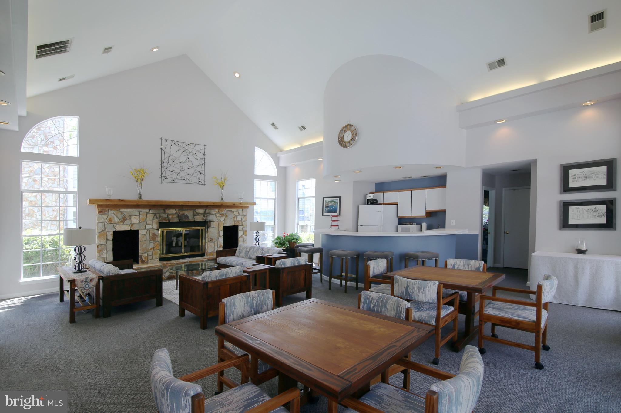 BARRINGTON POINTE CONDOS - Residential Lease