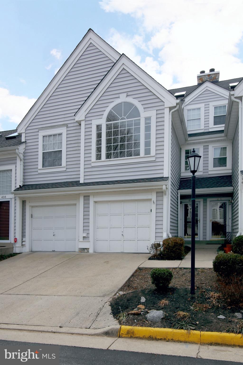 BARRINGTON POINTE CONDOS - Residential Lease