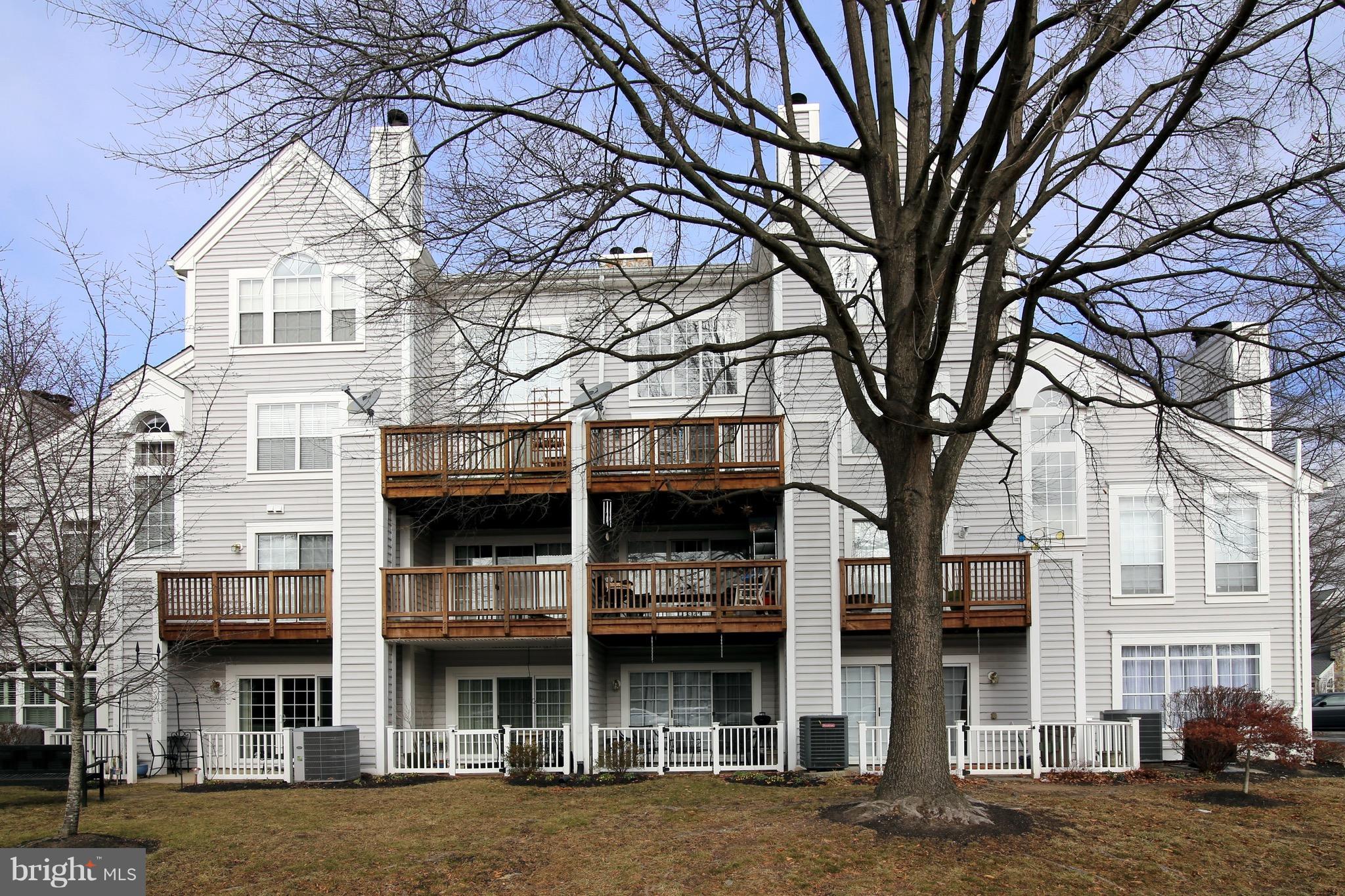 BARRINGTON POINTE CONDOS - Residential Lease