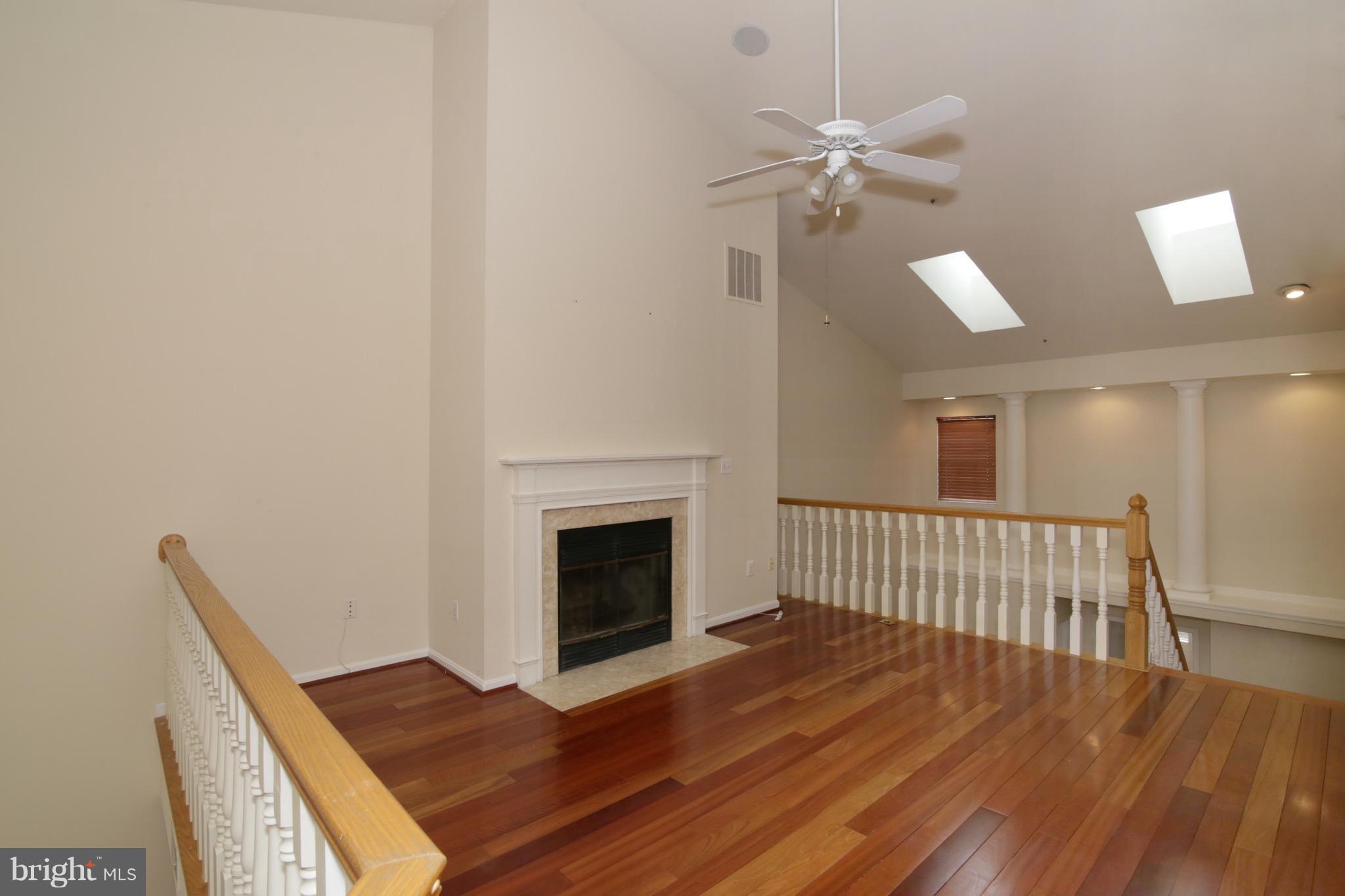 BARRINGTON POINTE CONDOS - Residential Lease