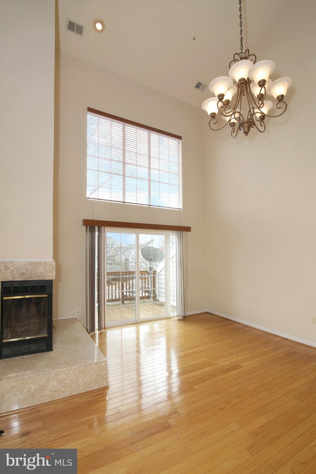 BARRINGTON POINTE CONDOS - Residential Lease