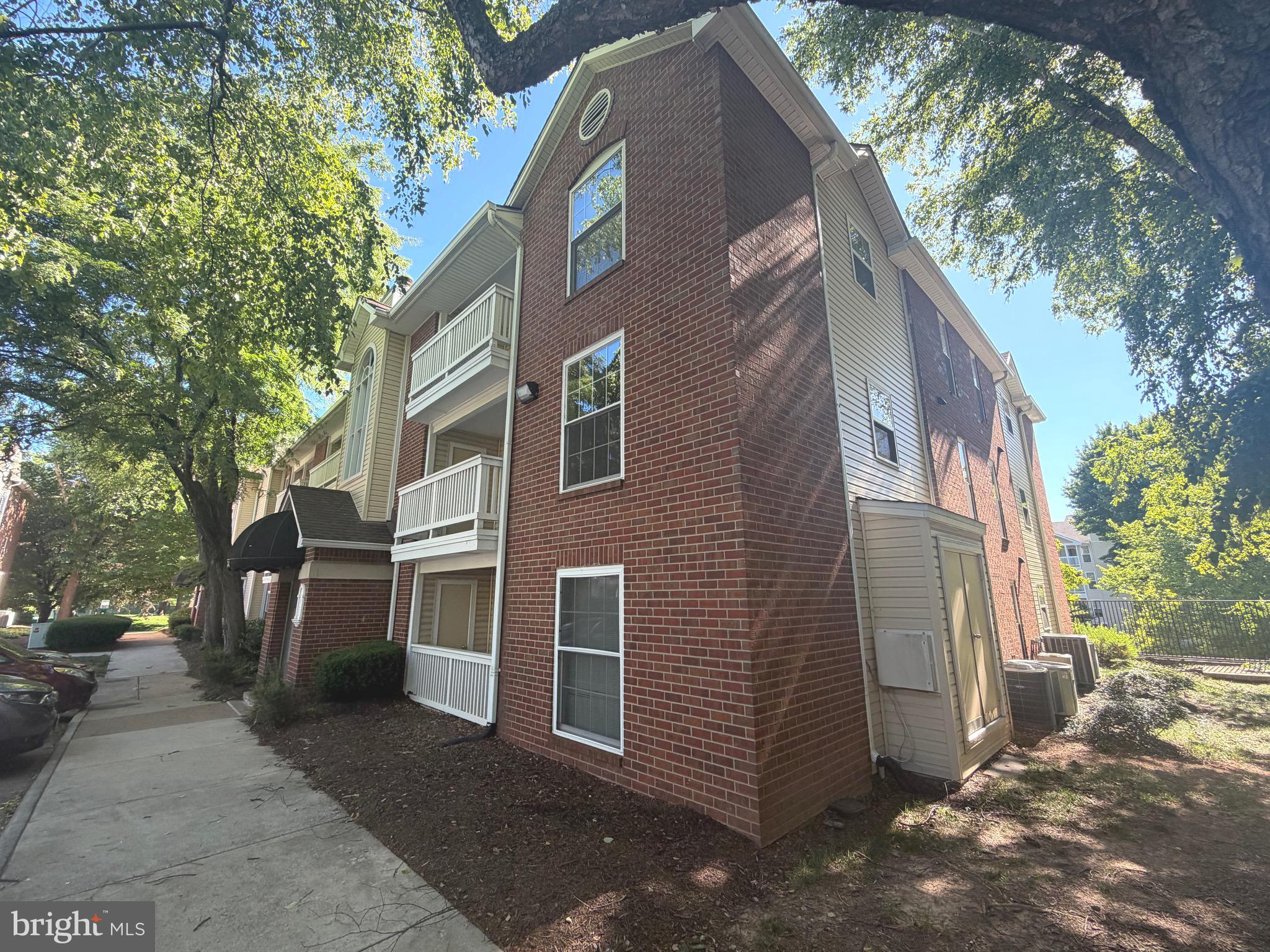 1534 LINCOLN WAY 204