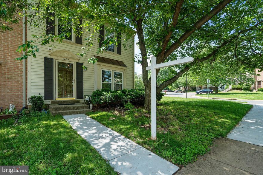 Great opportunity for investors. use your own touch to update this wonderful End unit townhouse w/3bed, 2.5bath, freshly painted main level, about 2yrs old HVAC system and 2 assigned parking spaces, Near all major routes, shopping and hospital. The home shows well, Please Remove Shoes, Carpets have been professionally cleaned.