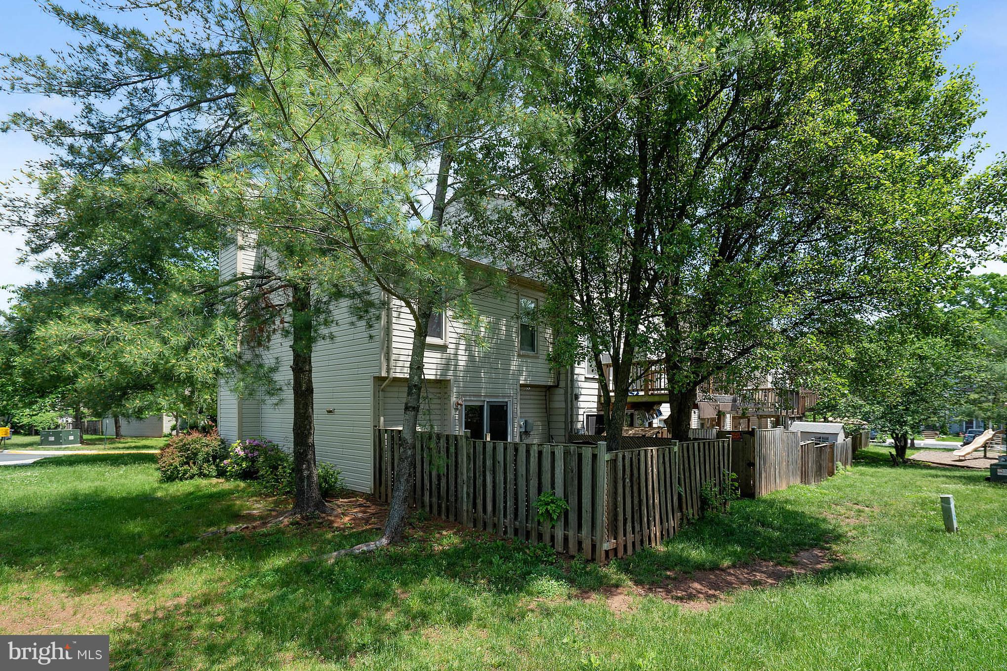 STONINGTON - Residential