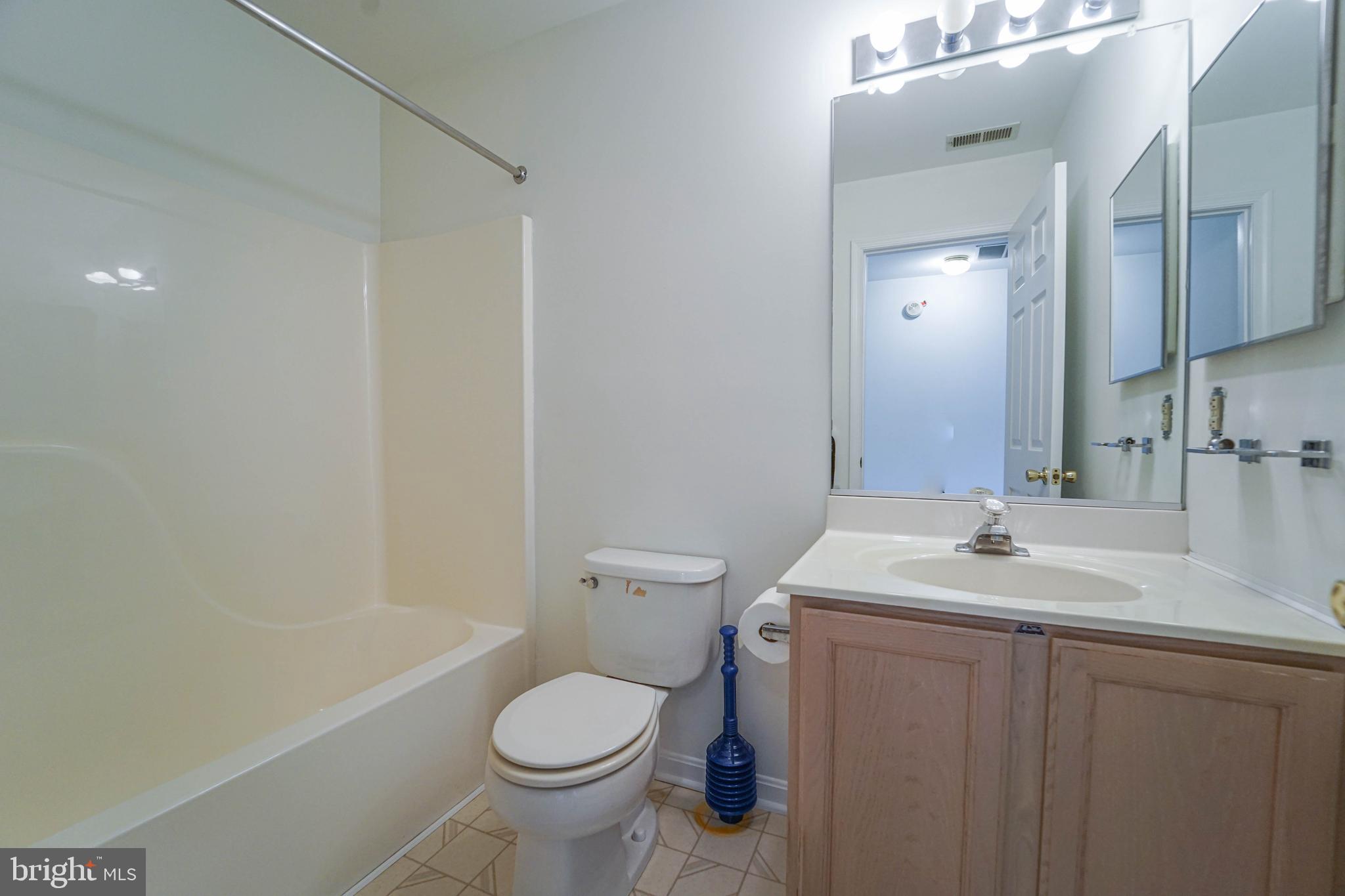 BRIDGE POINTE TOWNHOUSES - Residential