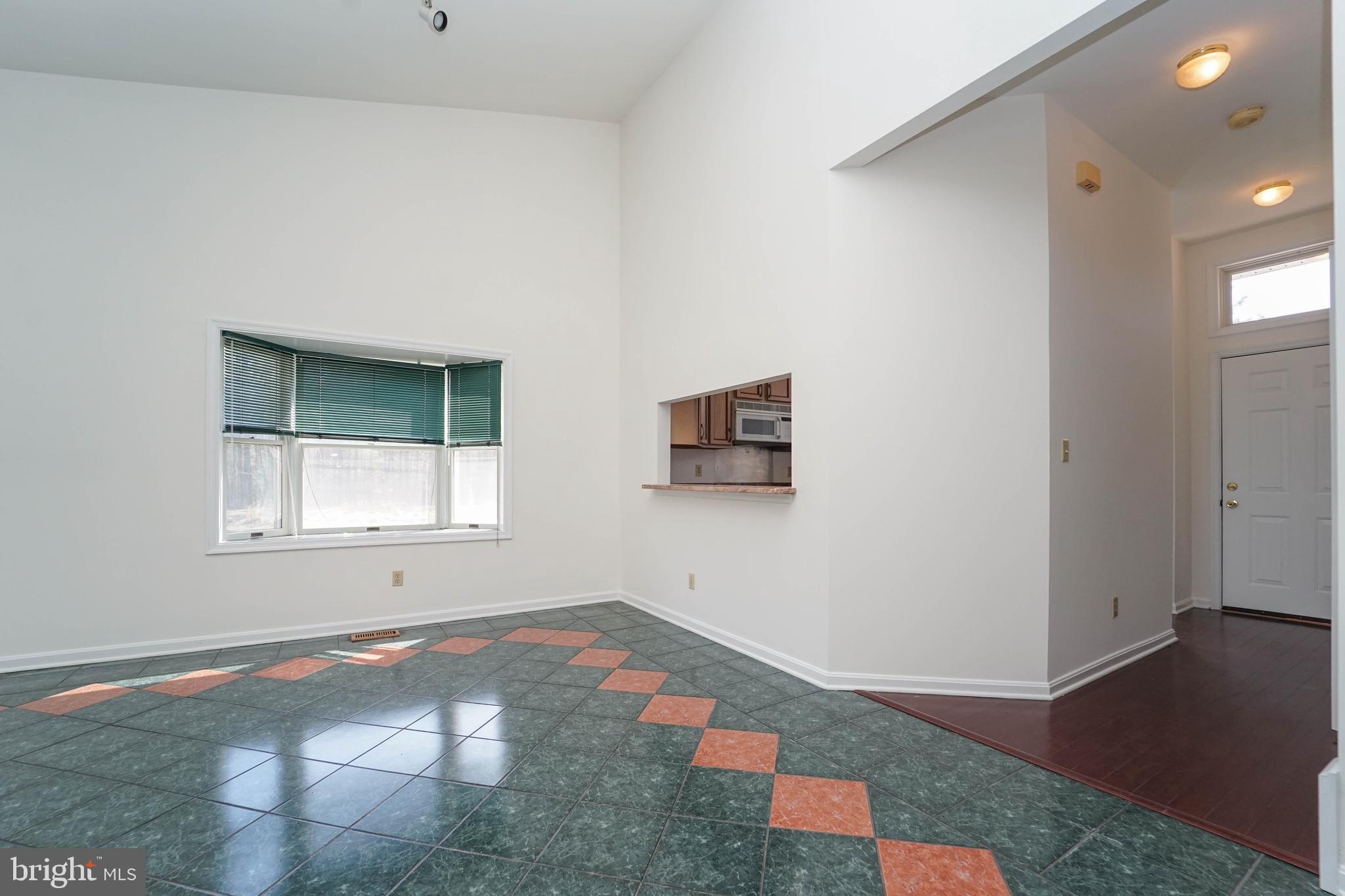 BRIDGE POINTE TOWNHOUSES - Residential