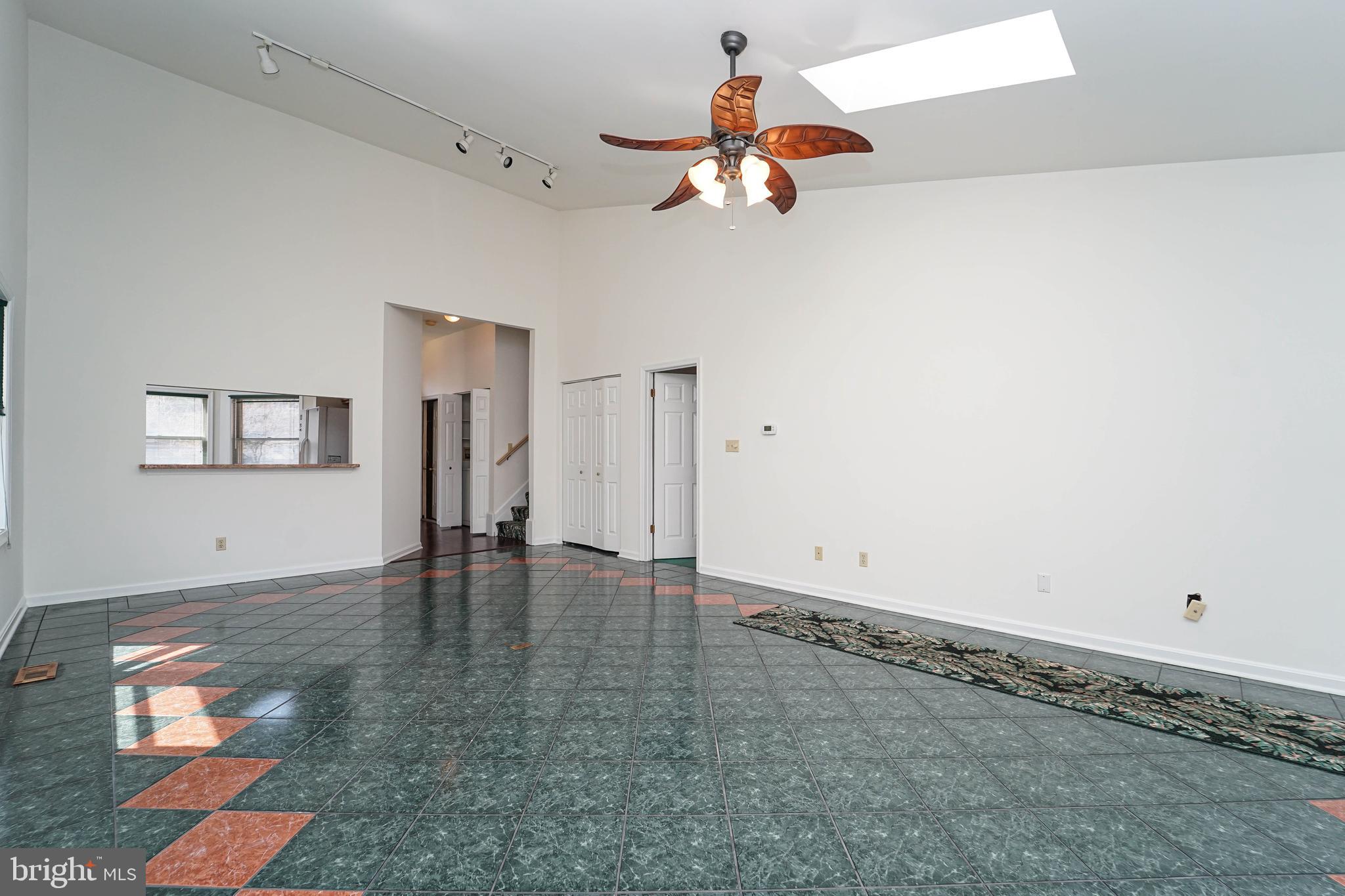 BRIDGE POINTE TOWNHOUSES - Residential