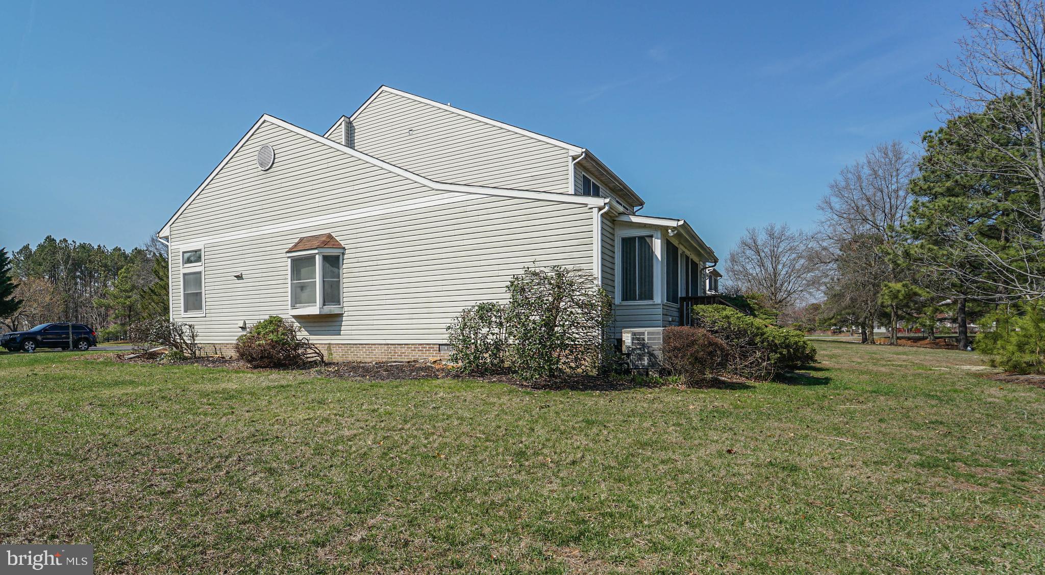 BRIDGE POINTE TOWNHOUSES - Residential