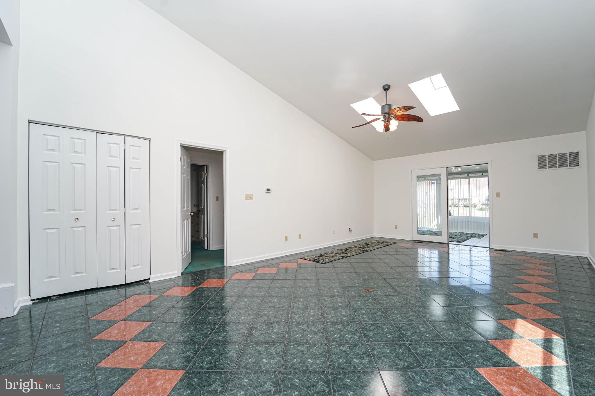 BRIDGE POINTE TOWNHOUSES - Residential