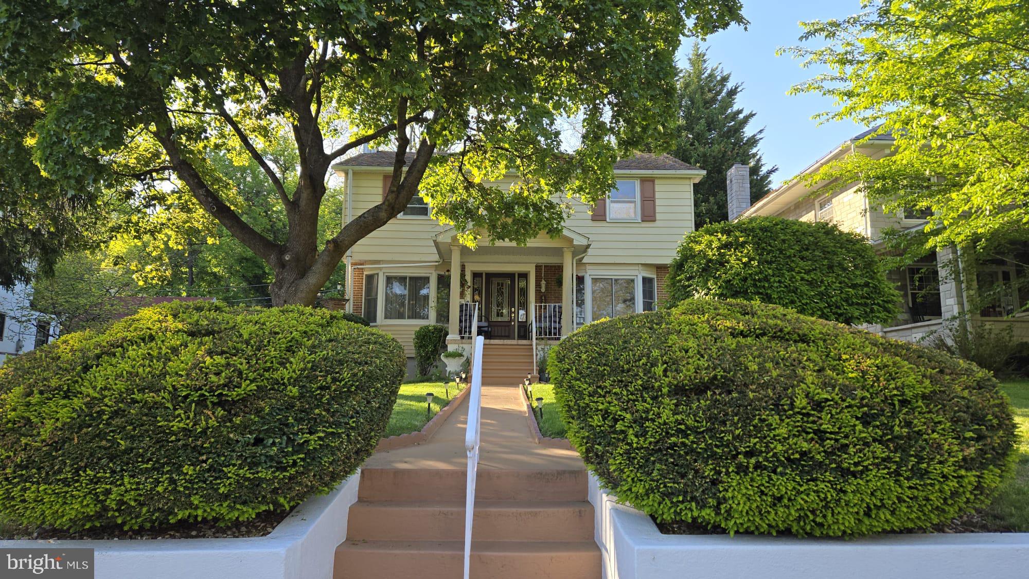 422 CARSONIA AVENUE