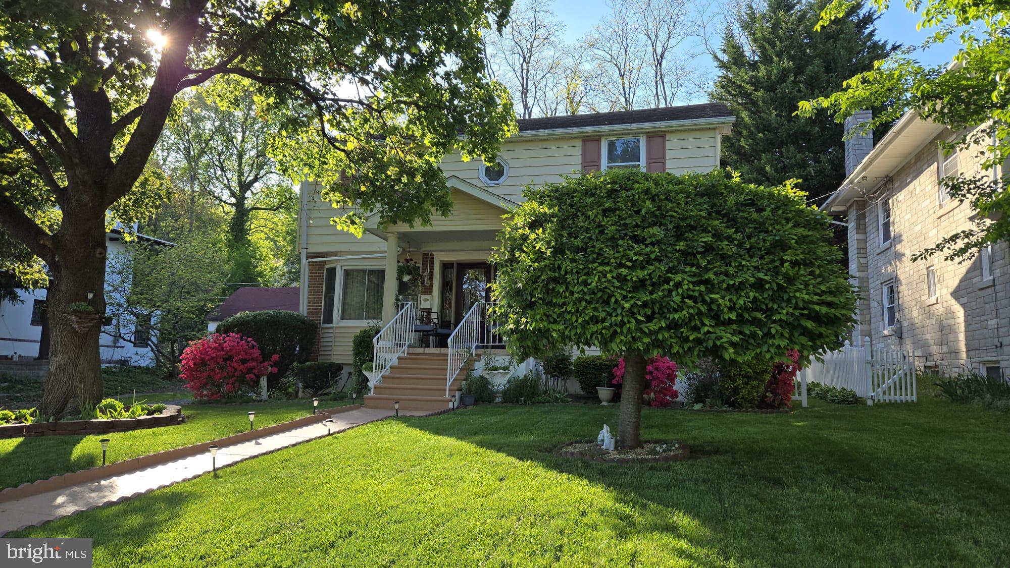 422 CARSONIA AVENUE