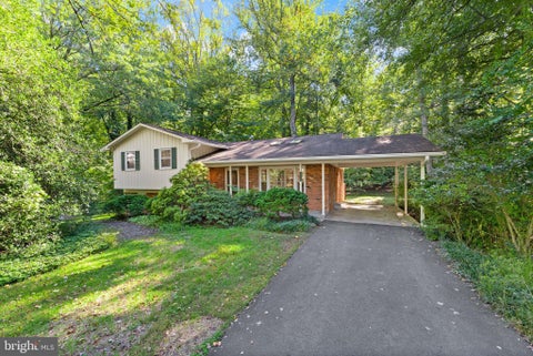 Photo of 12201 Quorn Lane, RESTON, VA 20191 (MLS # VAFX2343766)