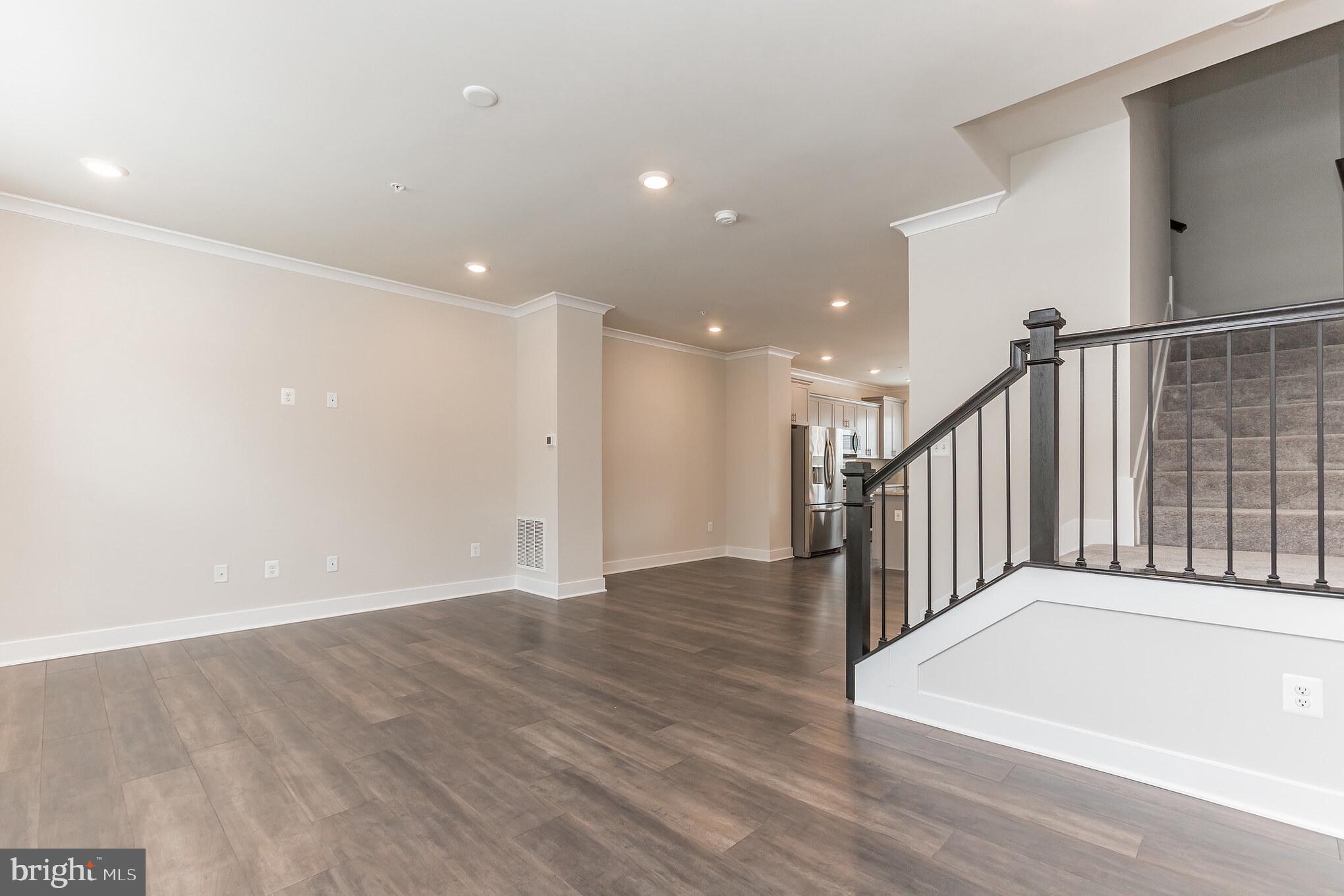 BLUE STREAM - Residential Lease