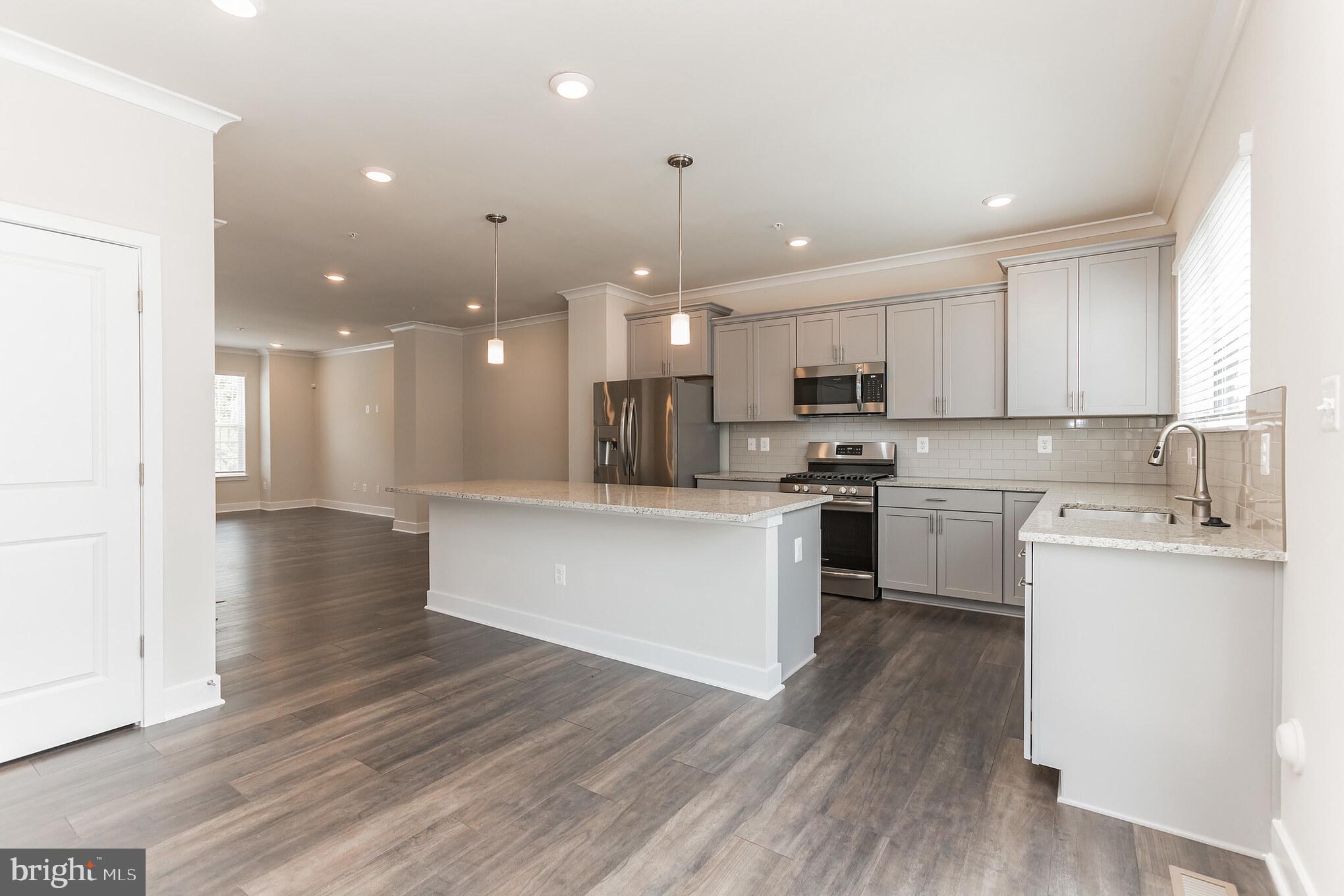 BLUE STREAM - Residential Lease