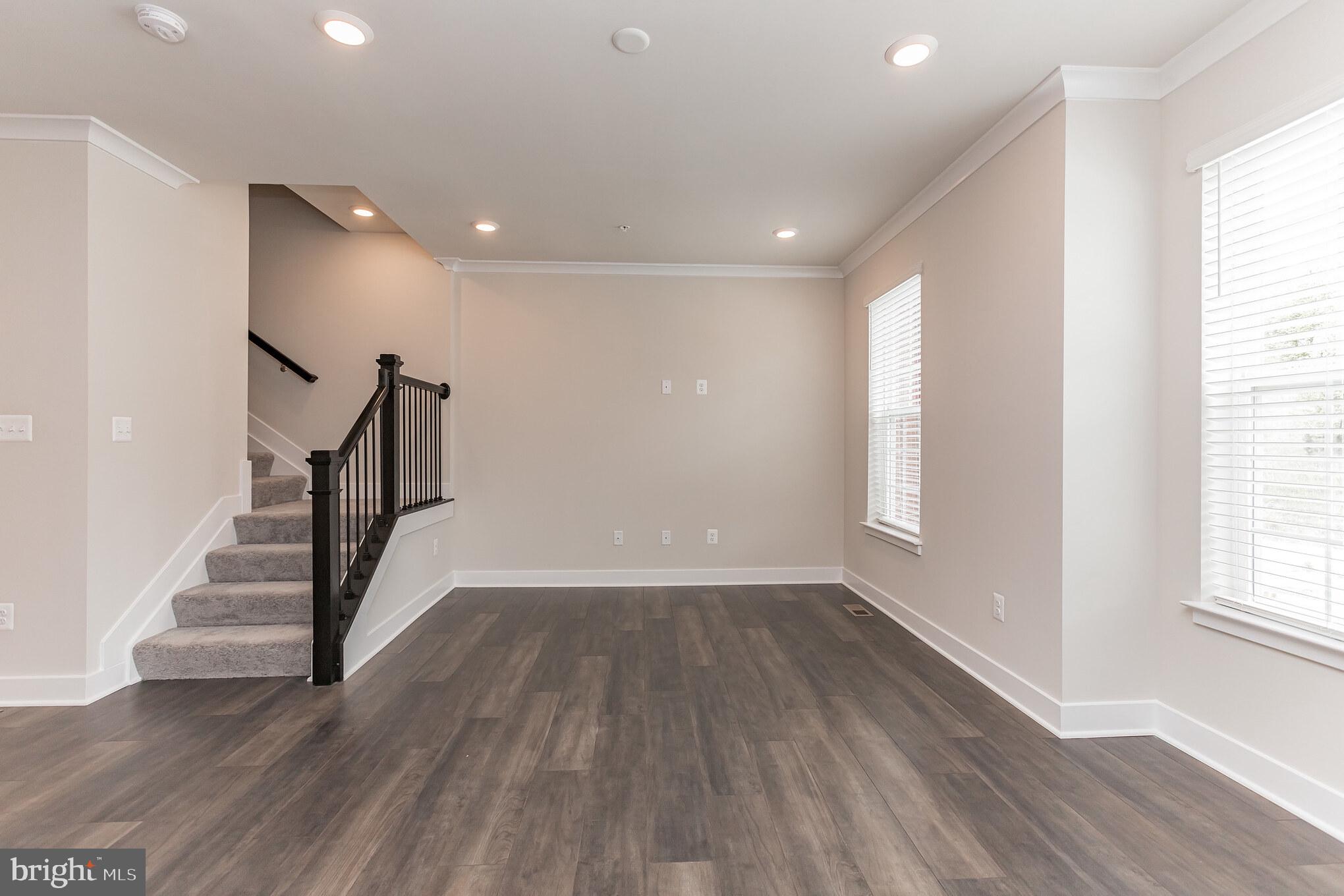 BLUE STREAM - Residential Lease