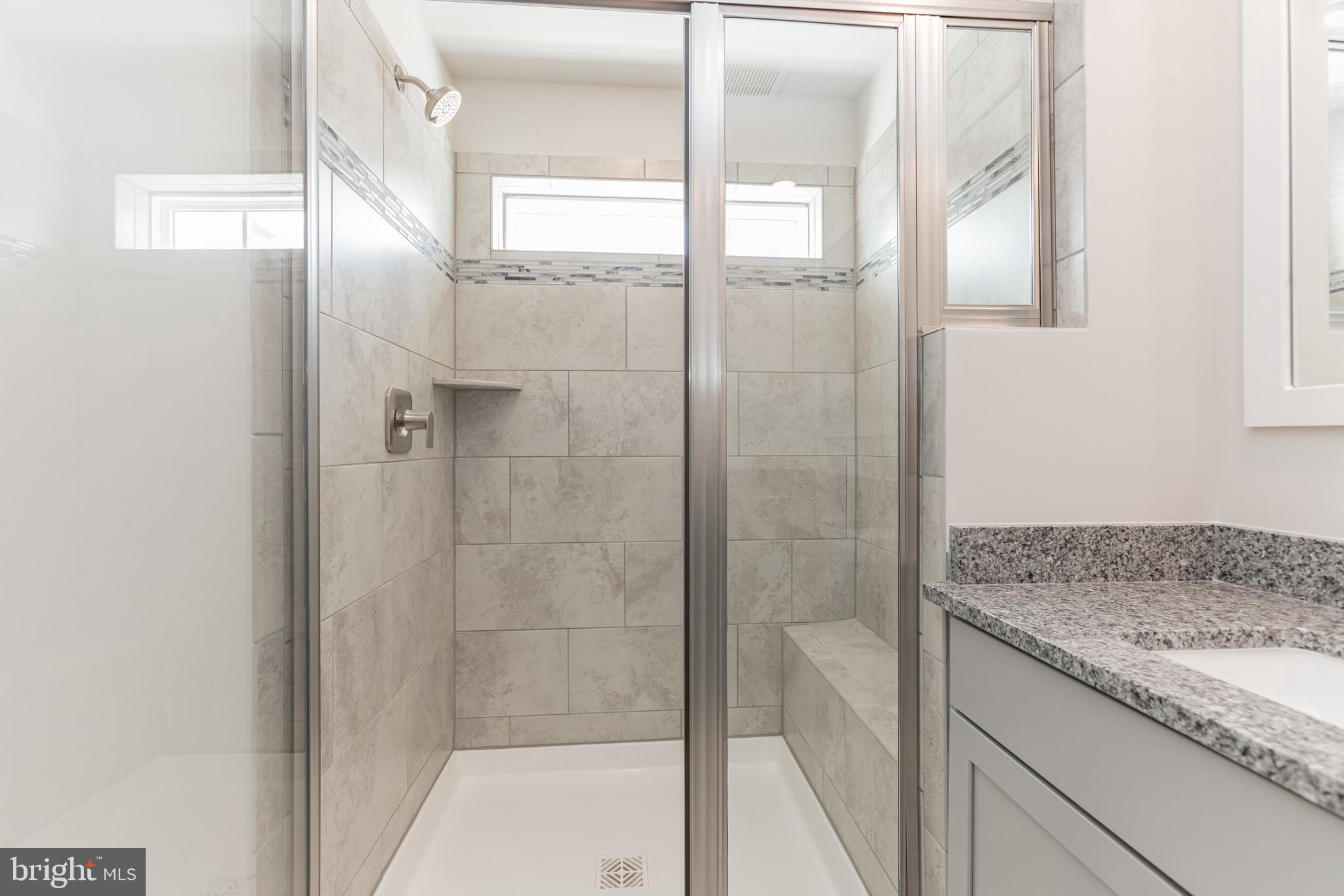 BLUE STREAM - Residential Lease