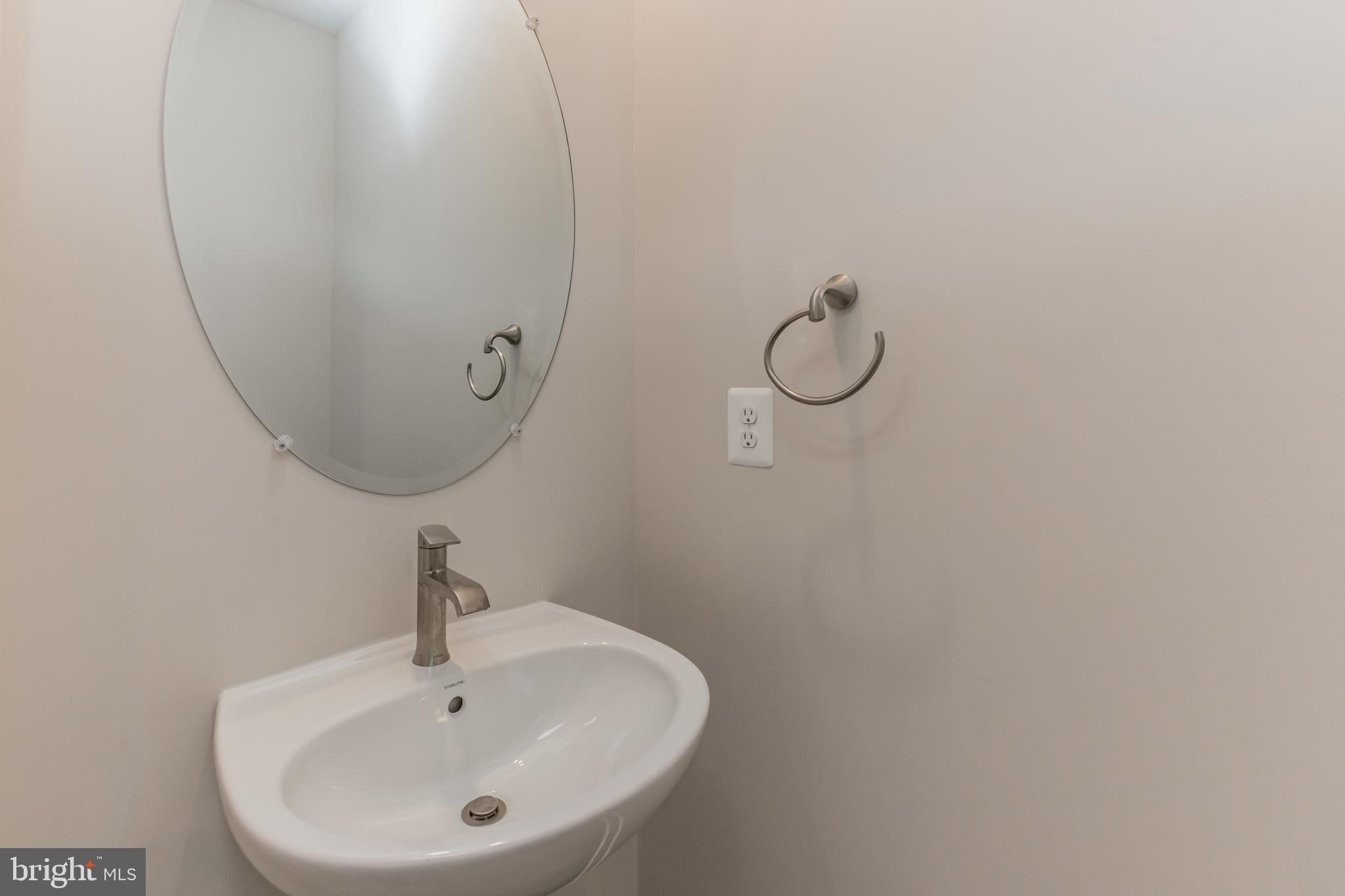 BLUE STREAM - Residential Lease