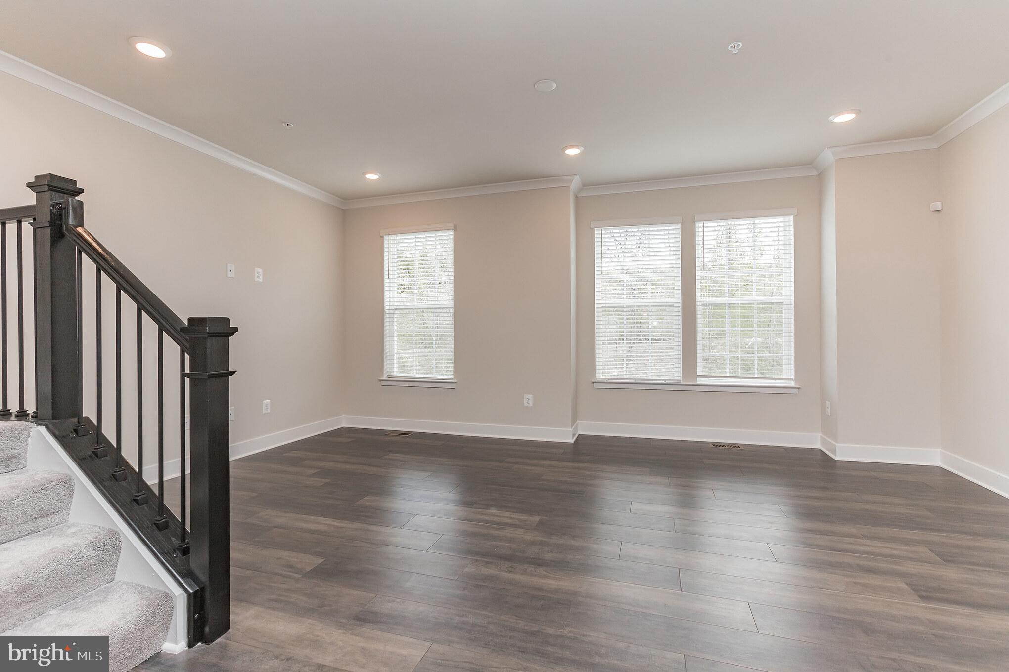 BLUE STREAM - Residential Lease