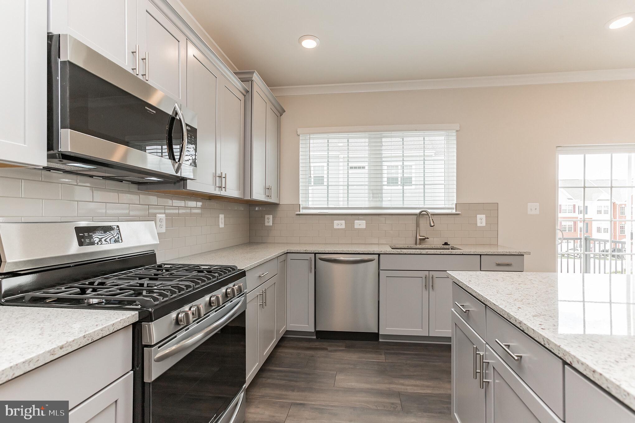 BLUE STREAM - Residential Lease