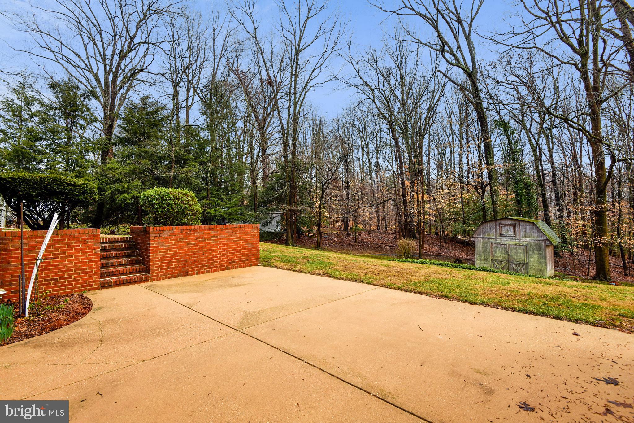 ROLLING KNOLLS - Residential