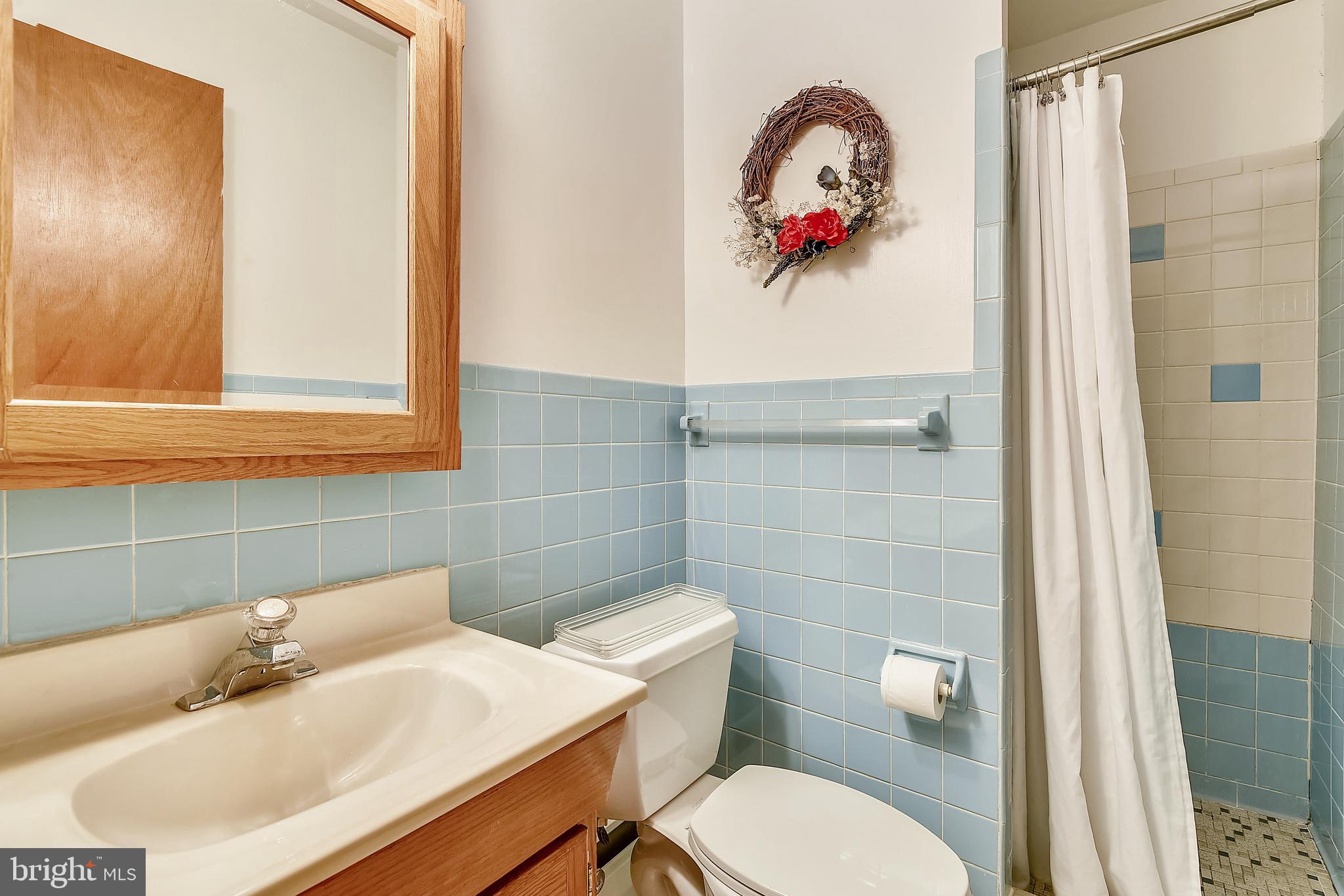 ROLLING KNOLLS - Residential