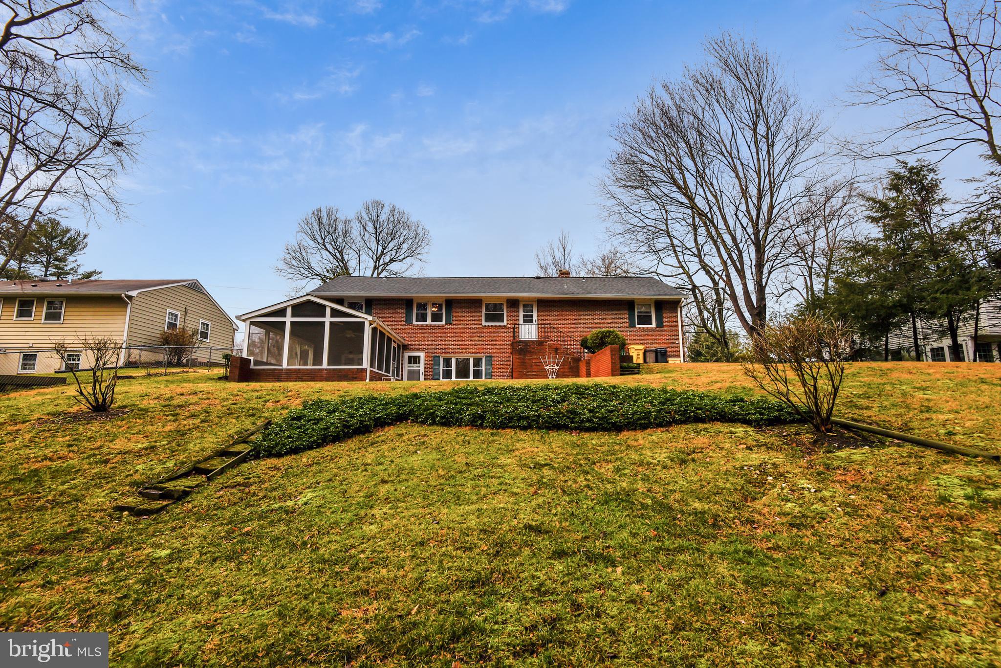 ROLLING KNOLLS - Residential