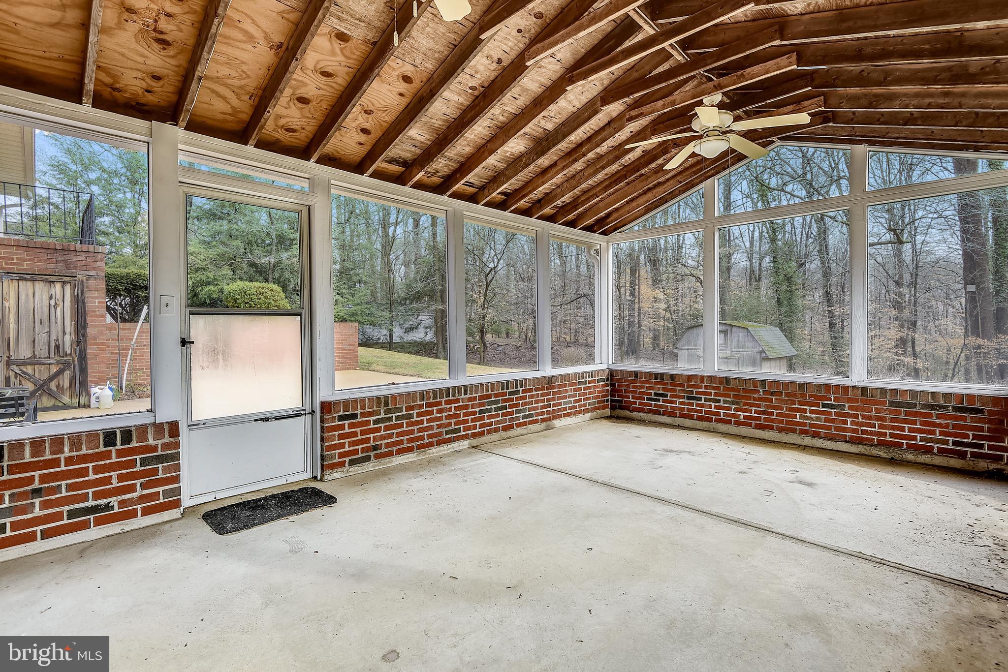 ROLLING KNOLLS - Residential